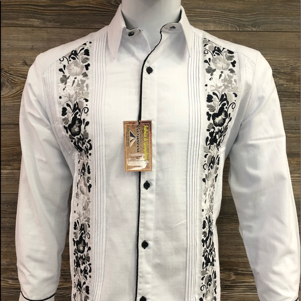 Guayabera Wedding Dress Shirt Flower Embroidery Beautiful and Elegant